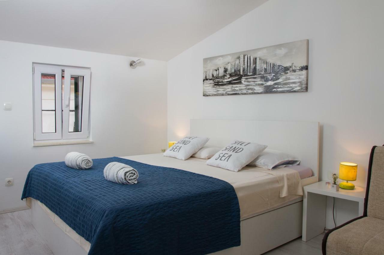 Apartments & Rooms Toni 斯普利特 外观 照片