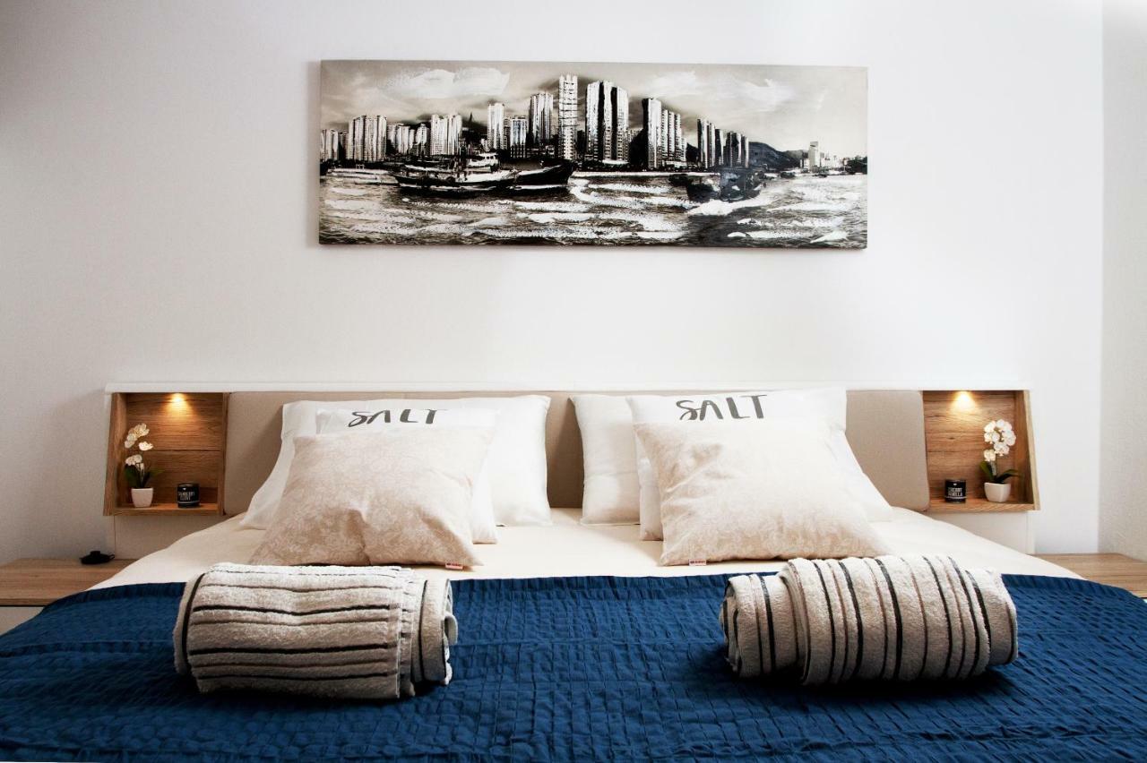 Apartments & Rooms Toni 斯普利特 外观 照片