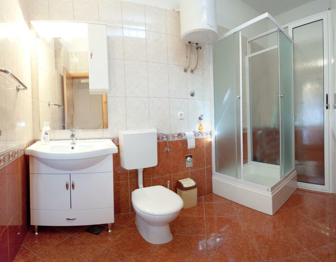 Apartments & Rooms Toni 斯普利特 外观 照片