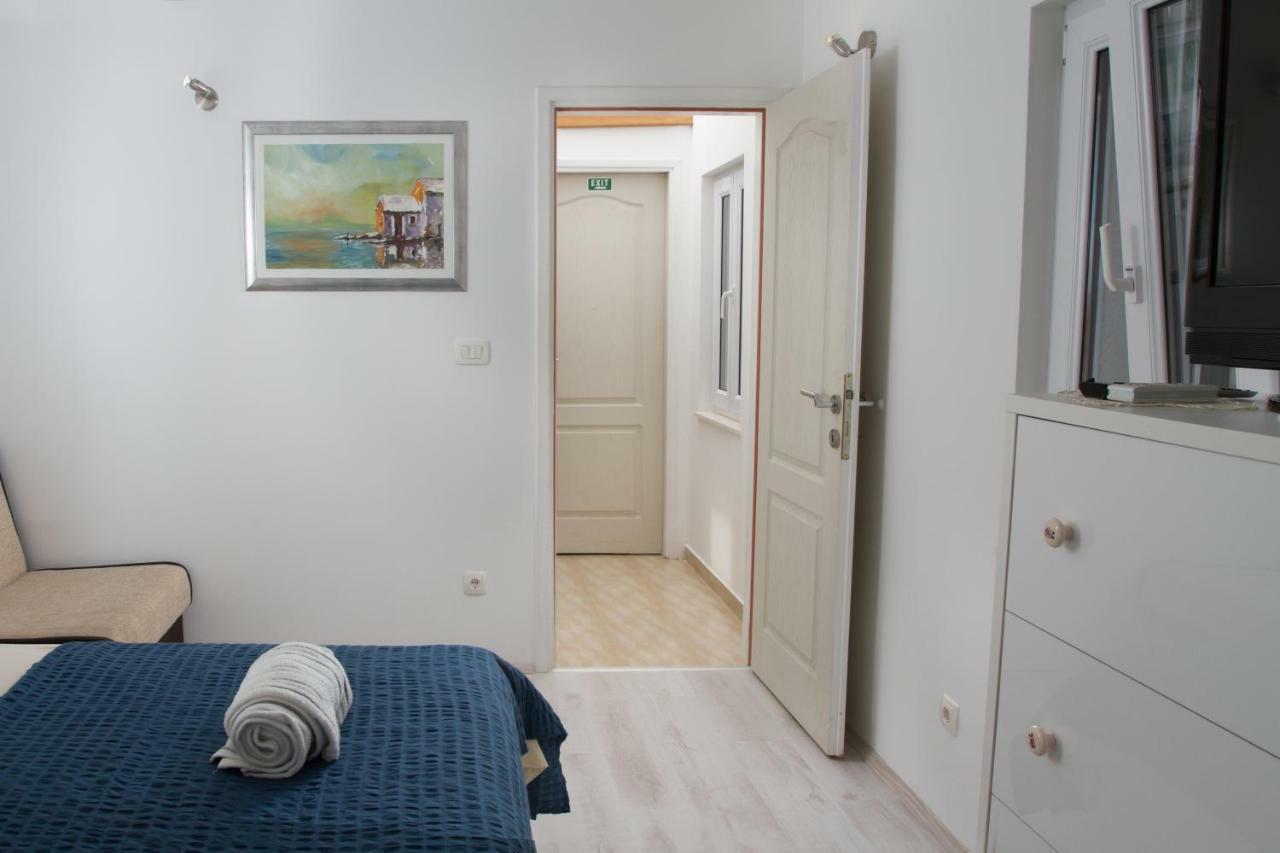 Apartments & Rooms Toni 斯普利特 外观 照片