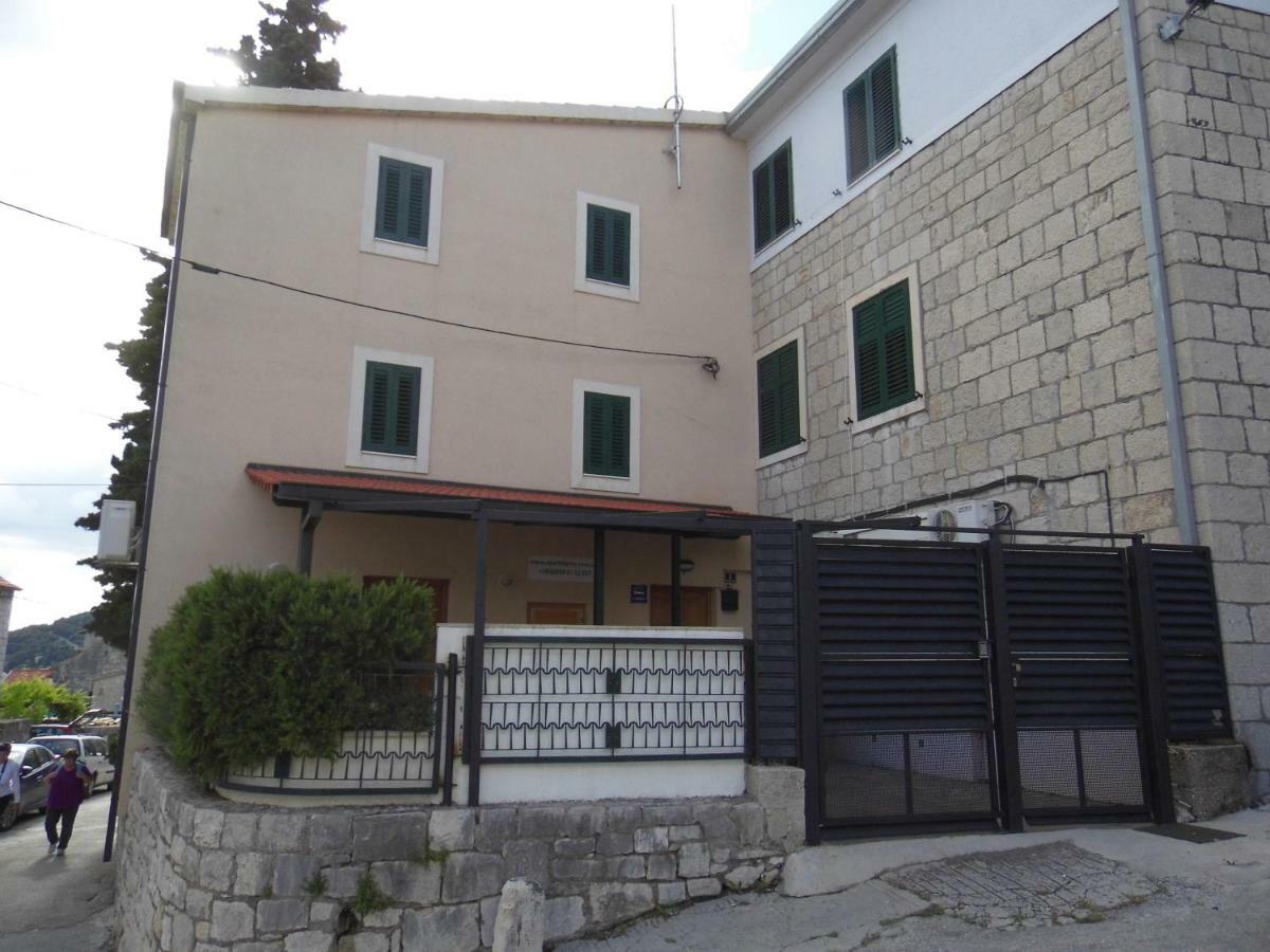 Apartments & Rooms Toni 斯普利特 外观 照片